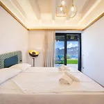 Divina22- Icona Con Piscina E Vista * Castelletto Di Brenzone