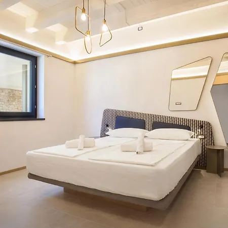 Daire Divina22- Icona Con Piscina E Vista Castelletto Di Brenzone