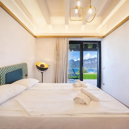 Divina - Icona Con Piscina E Vista * Castelletto Di Brenzone