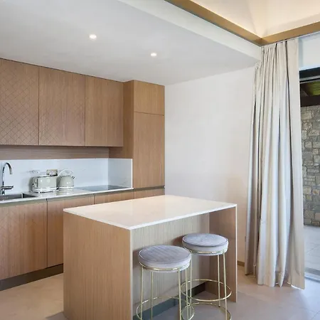 Divina - Icona Con Piscina E Vista Castelletto Di Brenzone